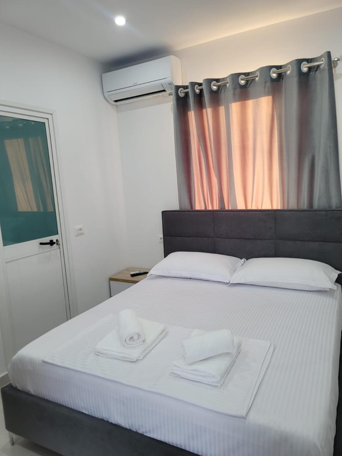 Caca Hotel Ринас Экстерьер фото